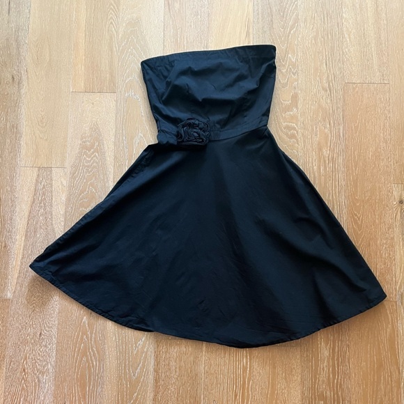 Mini strapless little black dress perfect for party H&H size 6 - Picture 2 of 7